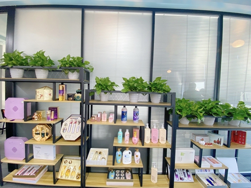 上海化妆品厂家，化妆品货源批发